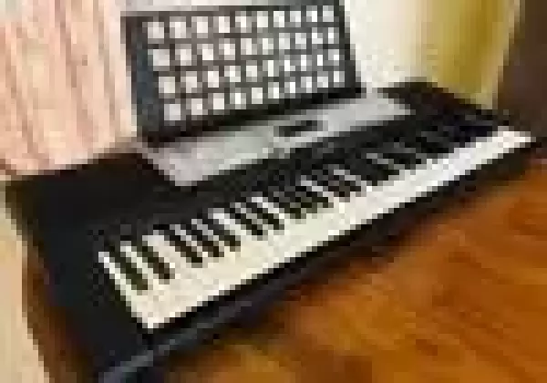 Yamaha Keyboard PSR E203