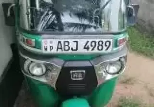Bajaj RE 4 stroke 2016 Three Wheel Registered (Use