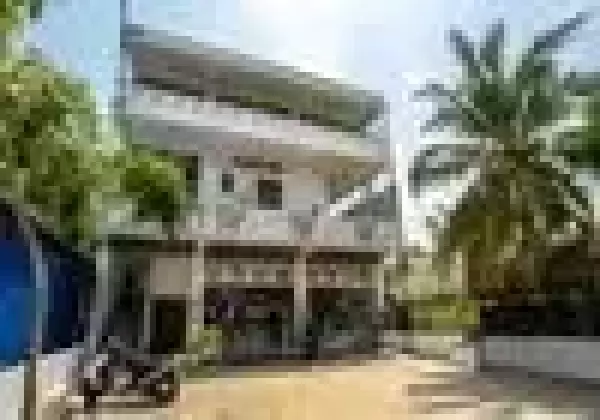 Hotel for Sale in Heart of Arugambay Main Street